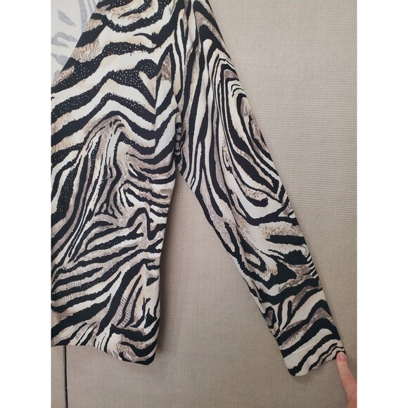 Chico's Silk Blend Animal Print Studded Long Sleeve Button-Up Cardigan Size 2 LG - Picture 2 of 7